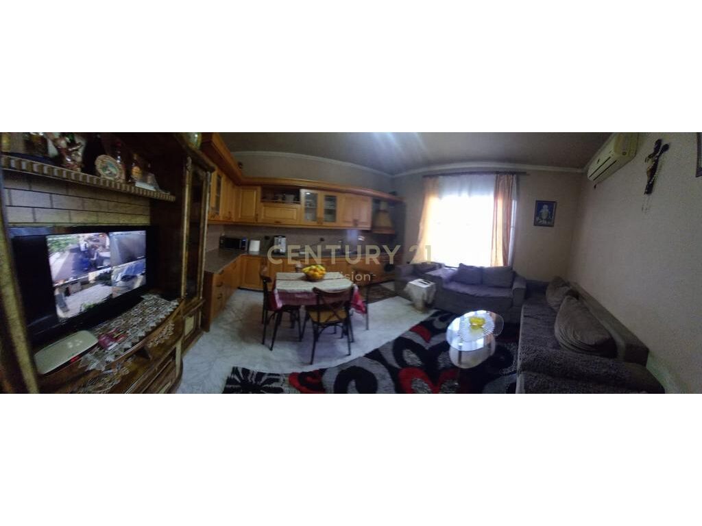SHITET VILA TEK ARRA MADHE | 784m² toke
