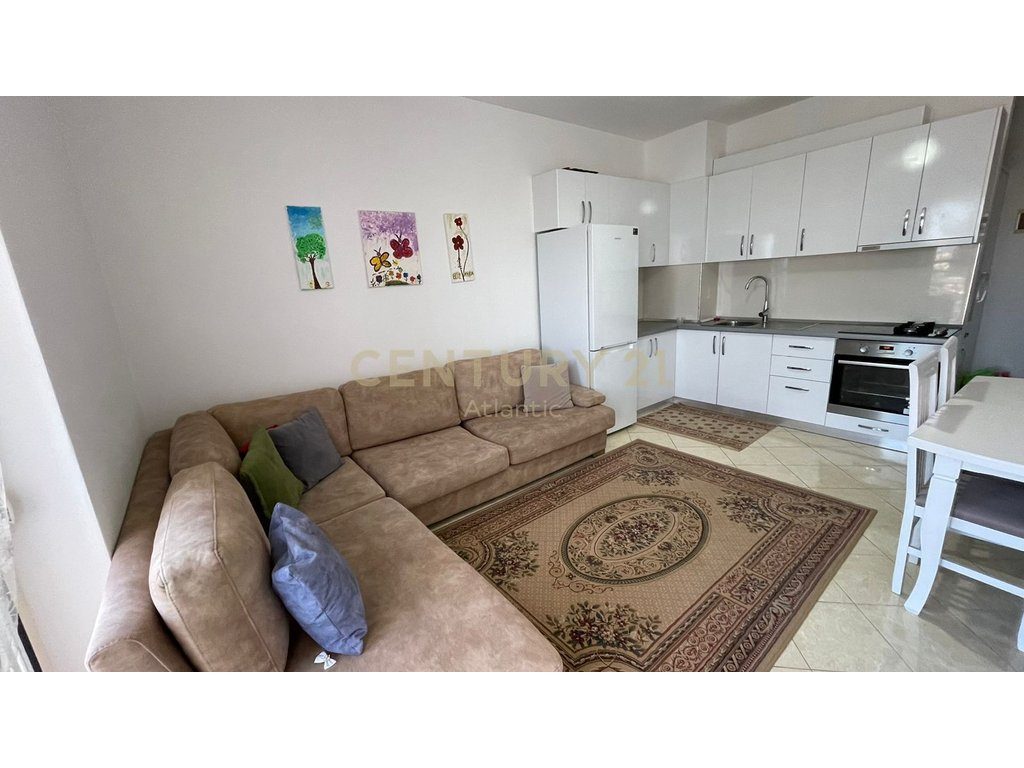 JEPET APARTAMENT 1+1 ME QIRA NE PLAZH RROTA KUQE !