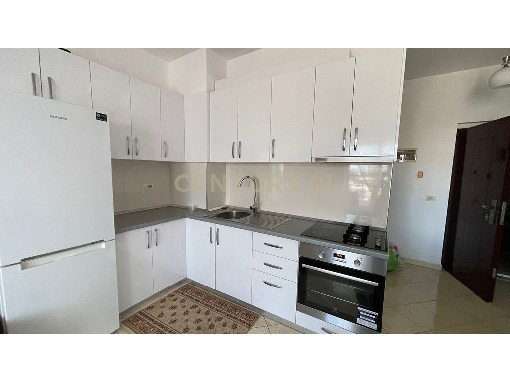 JEPET APARTAMENT 1+1 ME QIRA NE PLAZH RROTA KUQE !