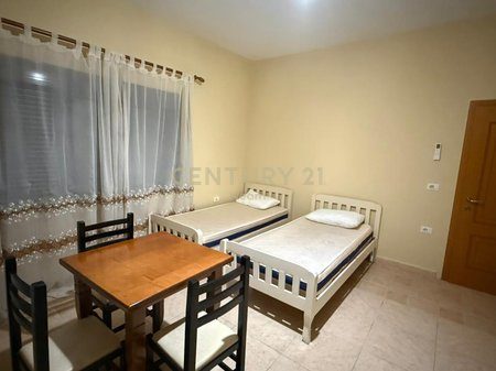 Apartament 2+1 me qira përballë Spitalit Amerikan 3