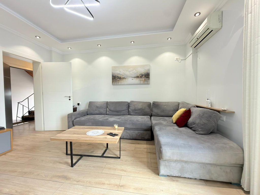 Ali Demi, SHESIM APARTAMENT 1+1