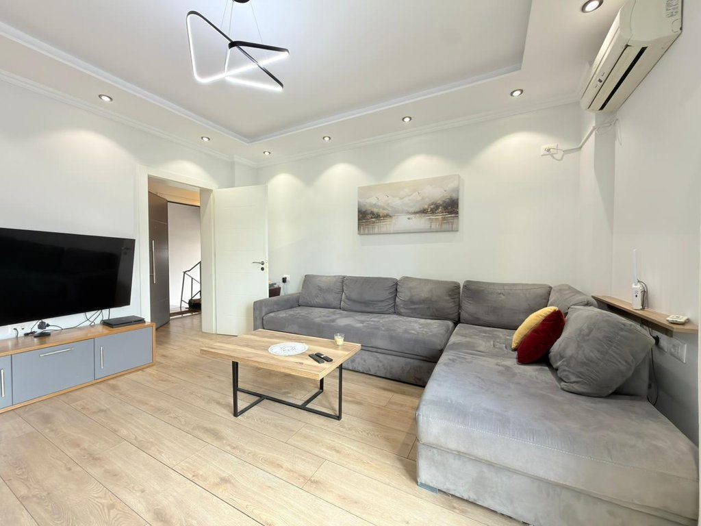 Ali Demi, SHESIM APARTAMENT 1+1