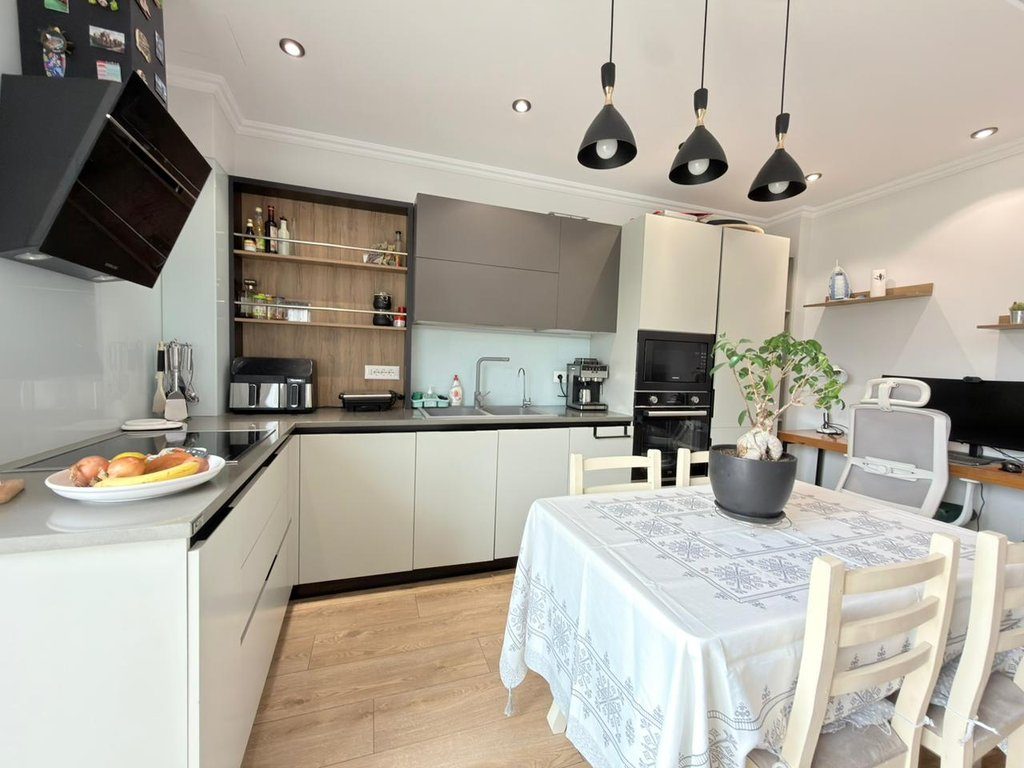 Ali Demi, SHESIM APARTAMENT 1+1