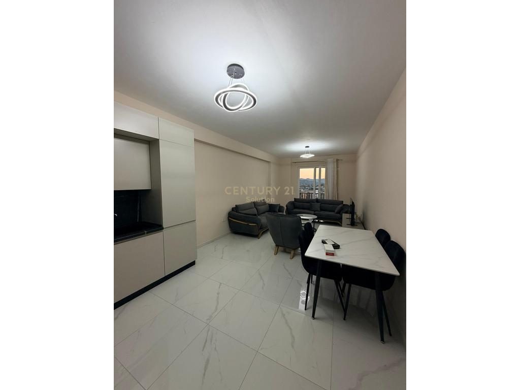 JEPET ME QIRA APARTAMENT 2+1 PER QIRA NE QENDER TE KAMZES !