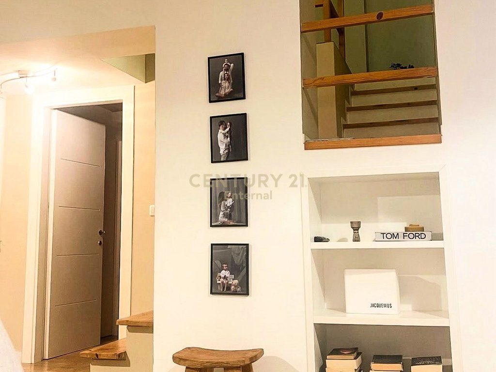 Kodra E Diellit - Jepet Me Qera Penthouse Duplex Luxury  2+1+2