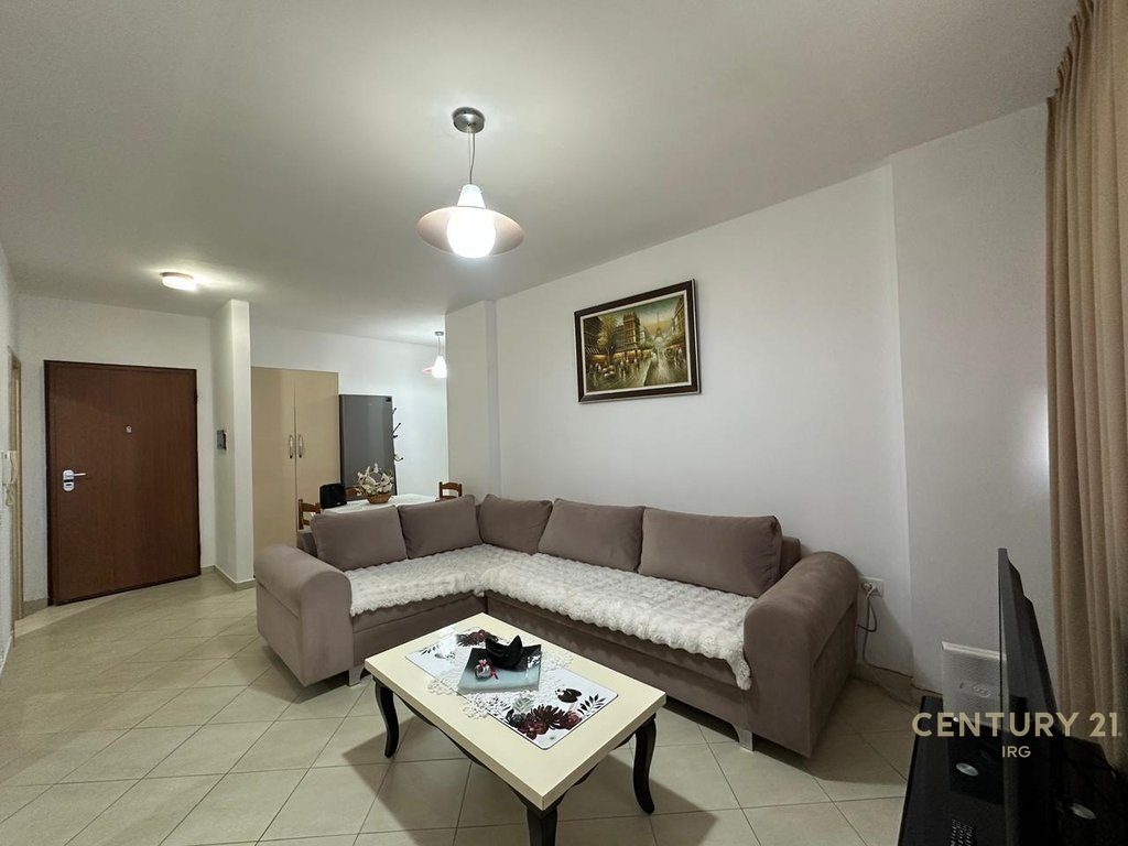 Apartament 1+1 per shitje prane Kompleksit Grand, Tregu Elektrik!