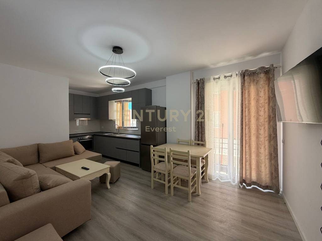 SELITE, APARTAMENT 2+1 PER QIRA