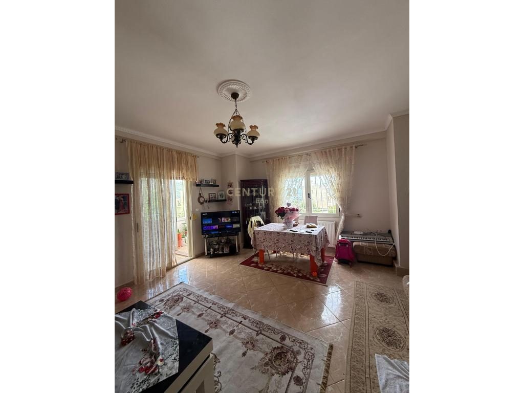 SHITET APARTAMENT 2+1 TE VILA ZOGUT, DURRES !