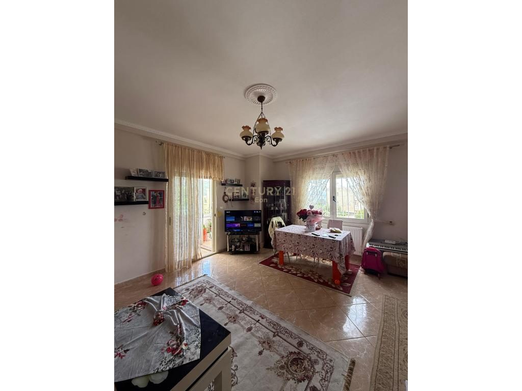 SHITET APARTAMENT 2+1 TE VILA ZOGUT, DURRES !