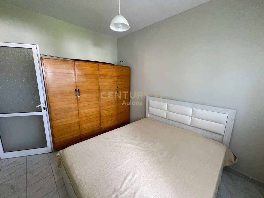 SHITET APARTAMENT 2+1 TE RRUGA E RE PALLAT EKZISTUES ME FASAD TE RESTAURUAR