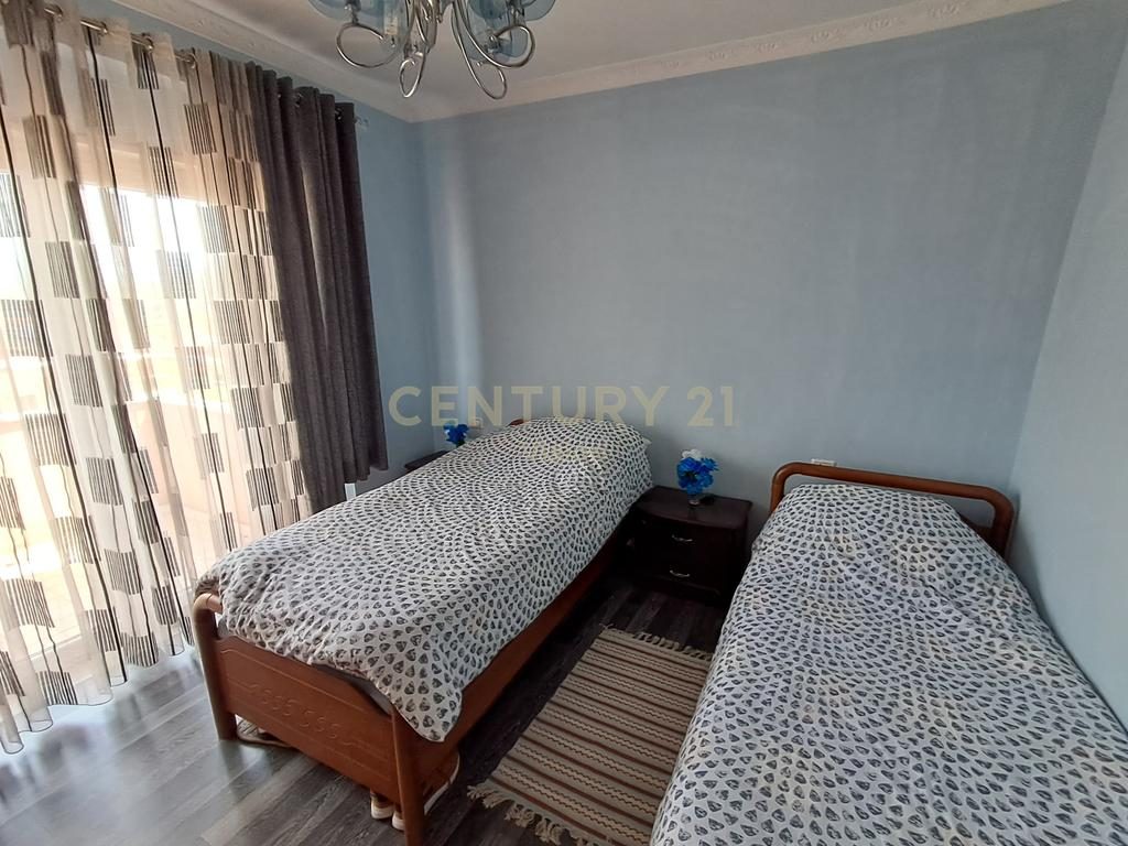 Apartament 2+1+2 me qira afer Kryqezimit te ish deges, Shkodër | 100 m²