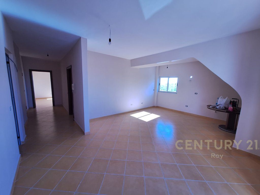 Apartament 2+1 në shitje Rruga Mujo Ulqinaku, Durrës - 150000€ | 107 m²