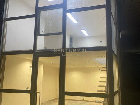 Jepet me qira njësi biznesi – Rruga Jordan Misja, Kompleksi Marga