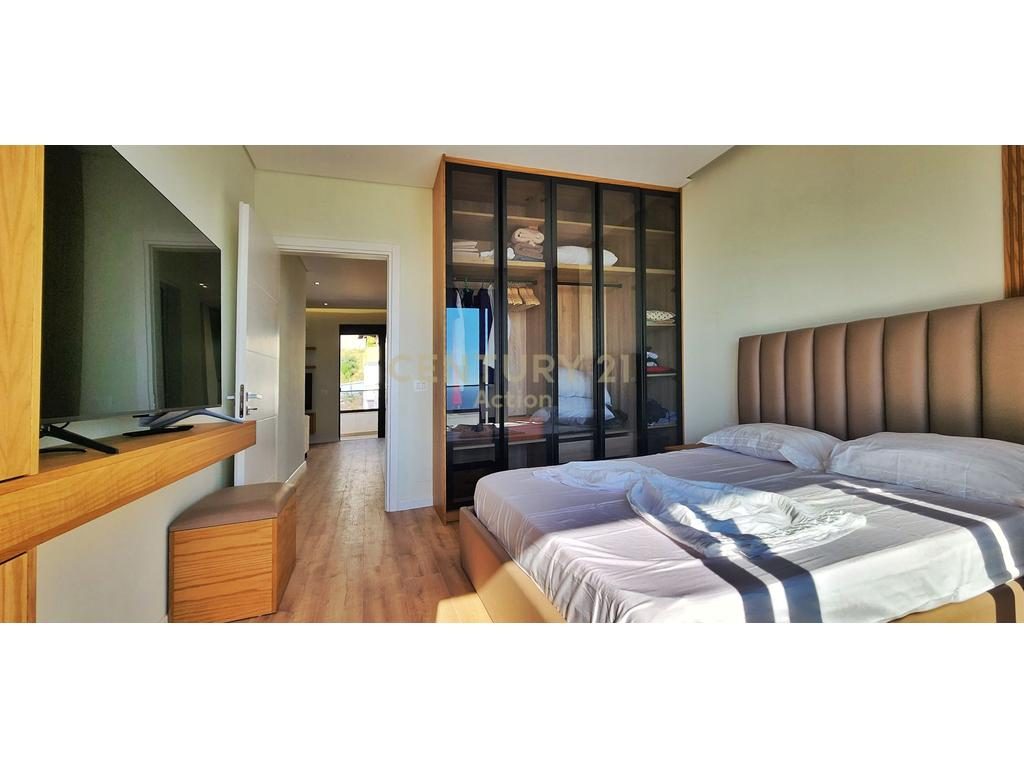🌊 Apartament Ekskluziv në Vijë të Parë me Detin – Sarandë  🏖️