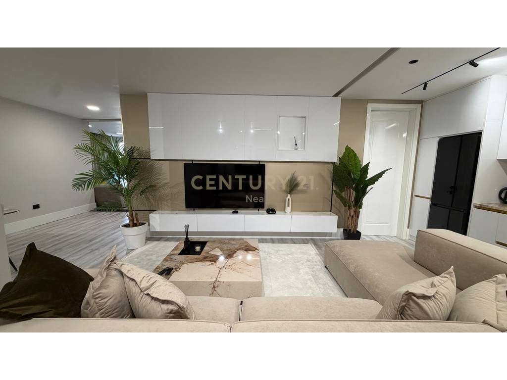 SUPER APARTAMENT 2+1 ME QIRA NE BLLOK