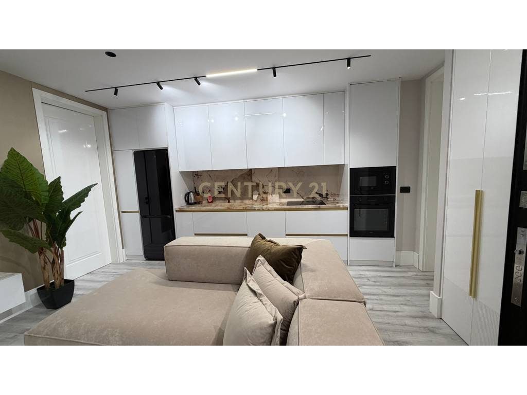SUPER APARTAMENT 2+1 ME QIRA NE BLLOK