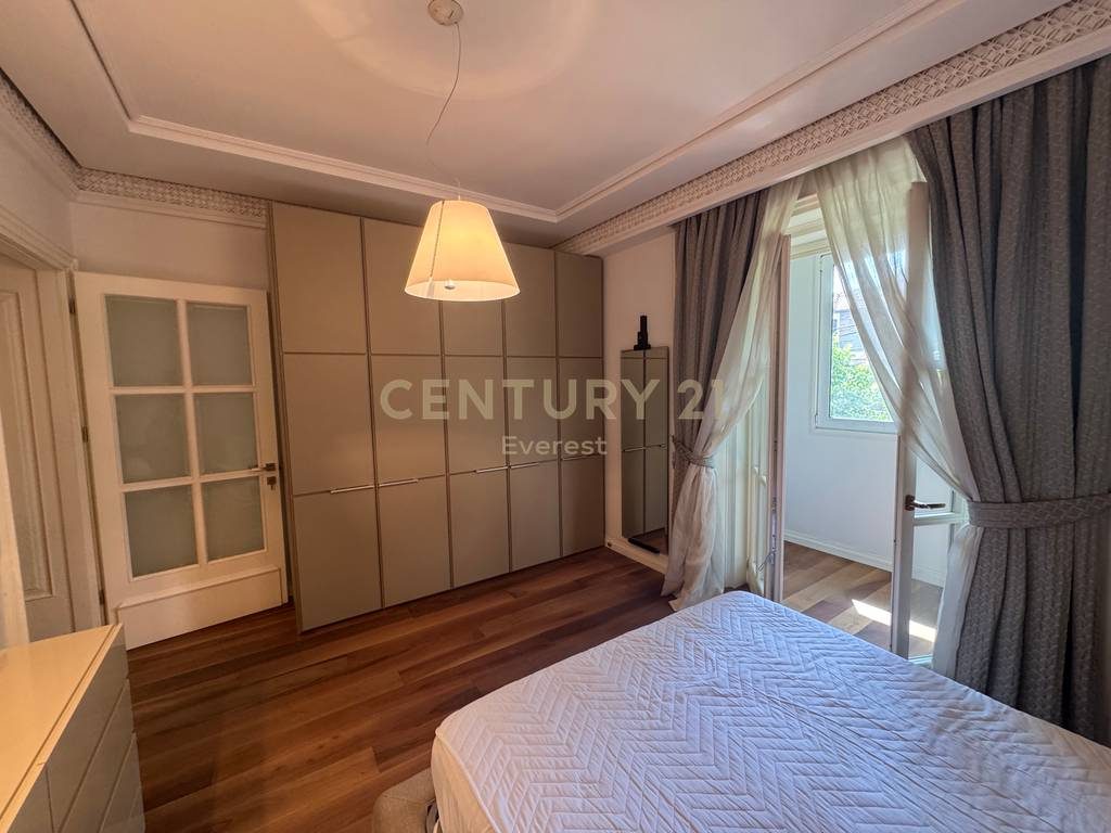 SHKOLLA E KUQE, JAPIM ME QIRA APARTAMENT 1+1