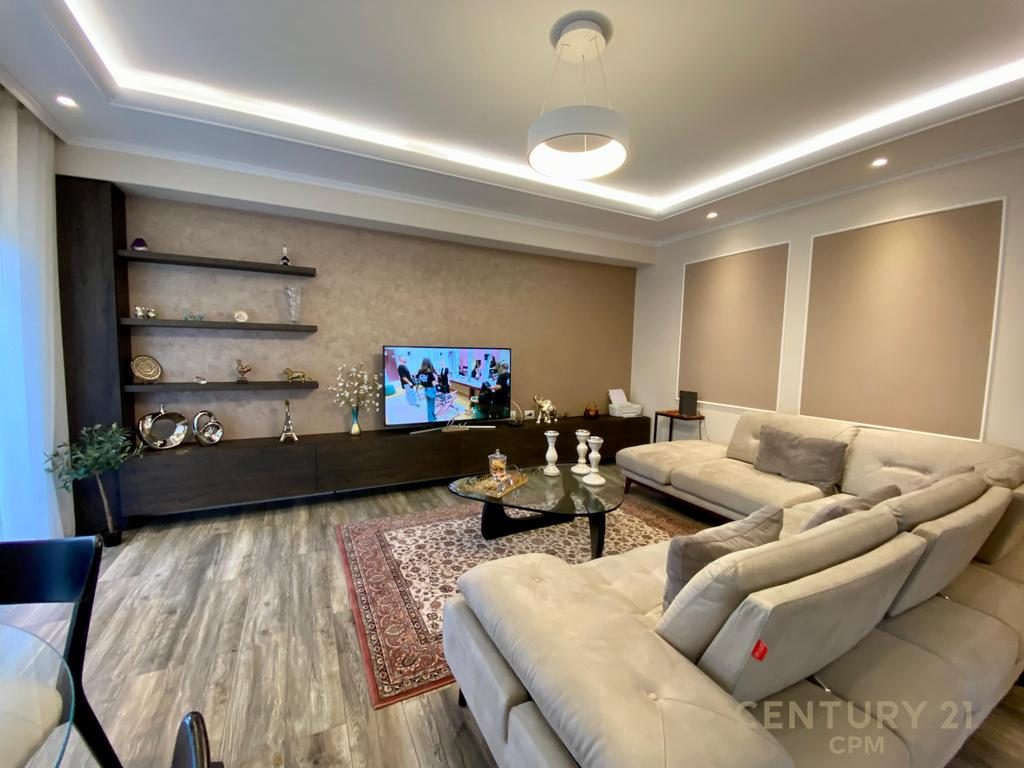 SUPER APARTAMENT LUKSOZ ME QIRA 2+1+2 +POST PARKIMI NE RESIDENCEN SUNRISE PRANE TEG