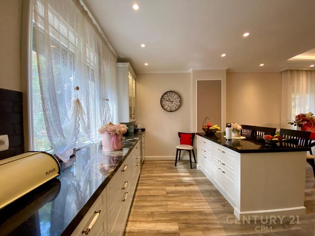 SUPER APARTAMENT LUKSOZ ME QIRA 2+1+2 +POST PARKIMI NE RESIDENCEN SUNRISE PRANE TEG