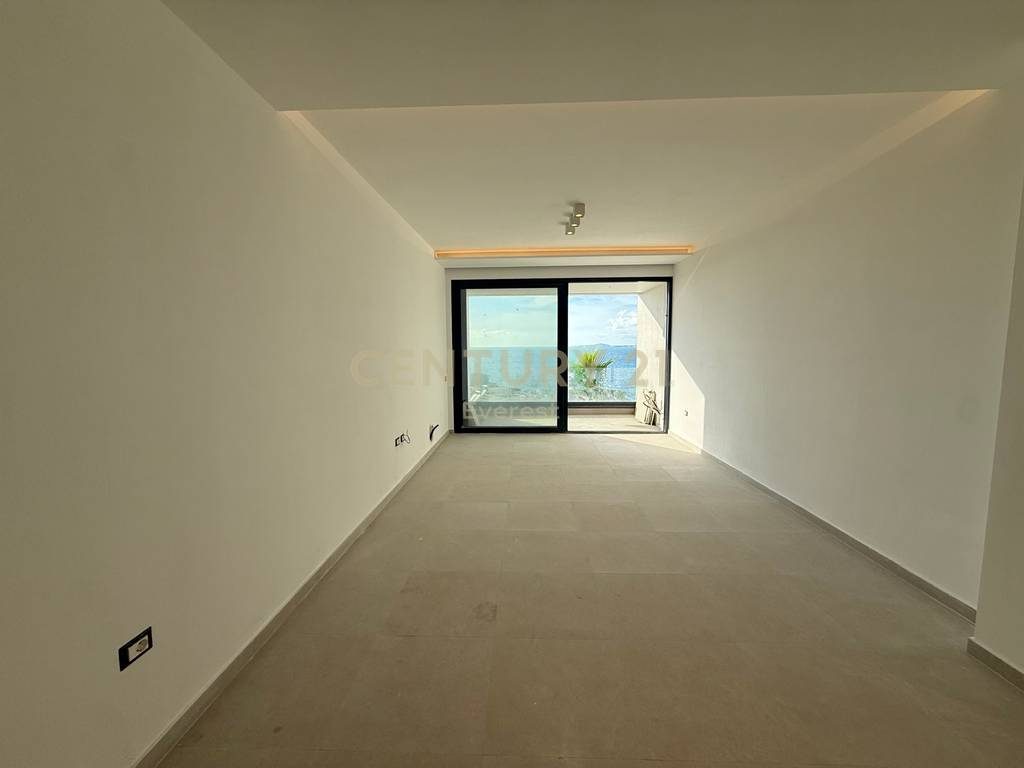UJI I FTOHTE, SHESIM APARTAMENT 2+1+2 GATI PER BANIM