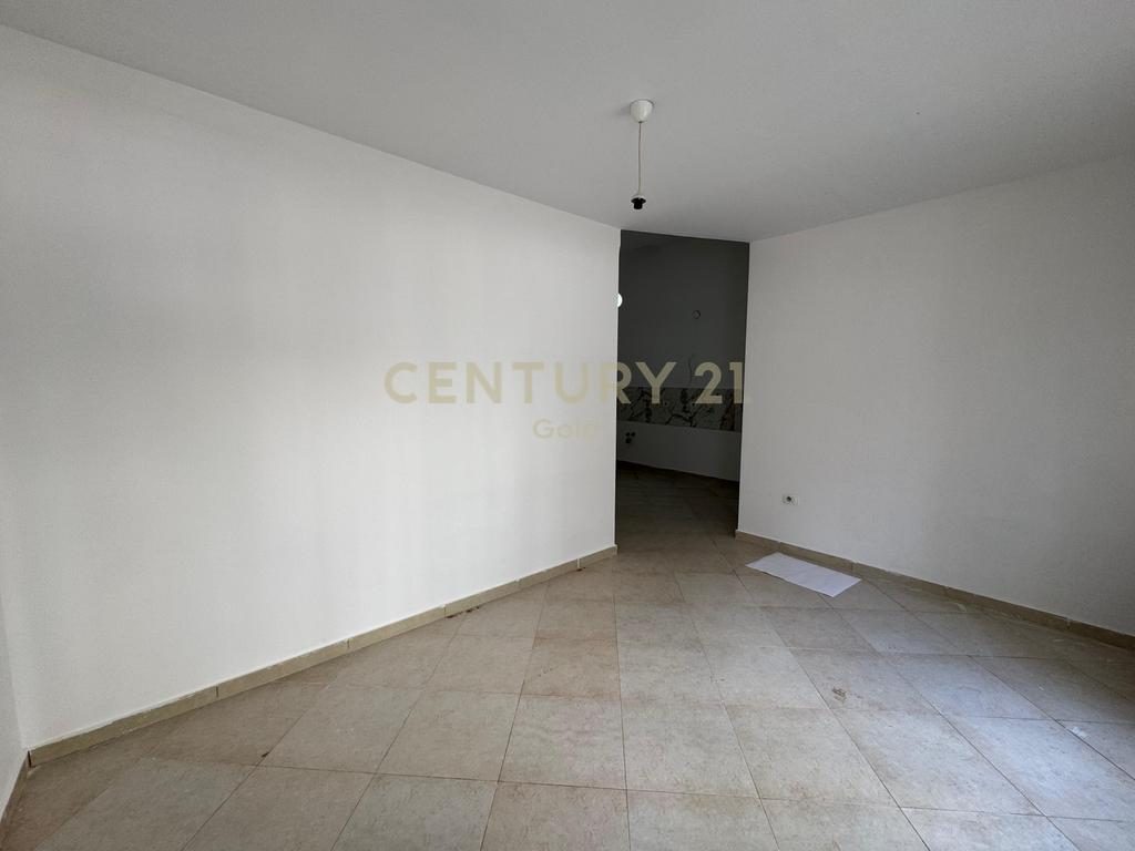💼 Mundësi Investimi – Ambient Komercial në Shitje 📍 Vila L, Astir