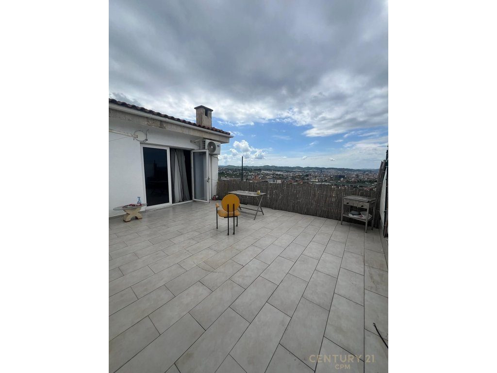 Shitet Apartament 1+1 + Verand tek Fresku!