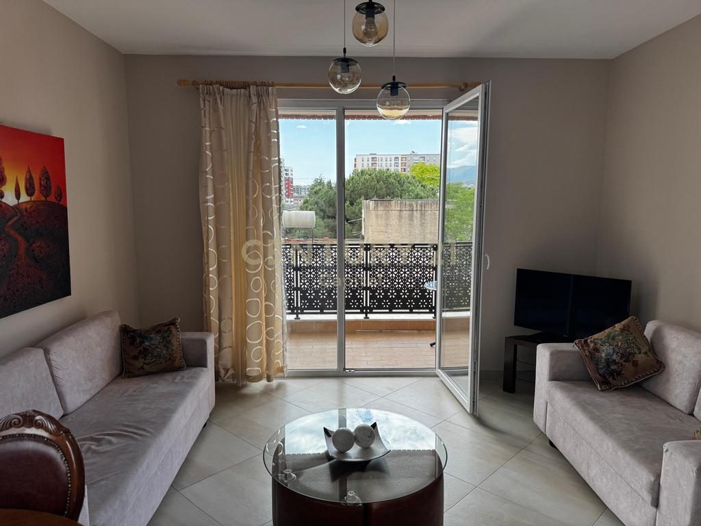 Japim me qera apartament 2+1+2 prane QSUT!
