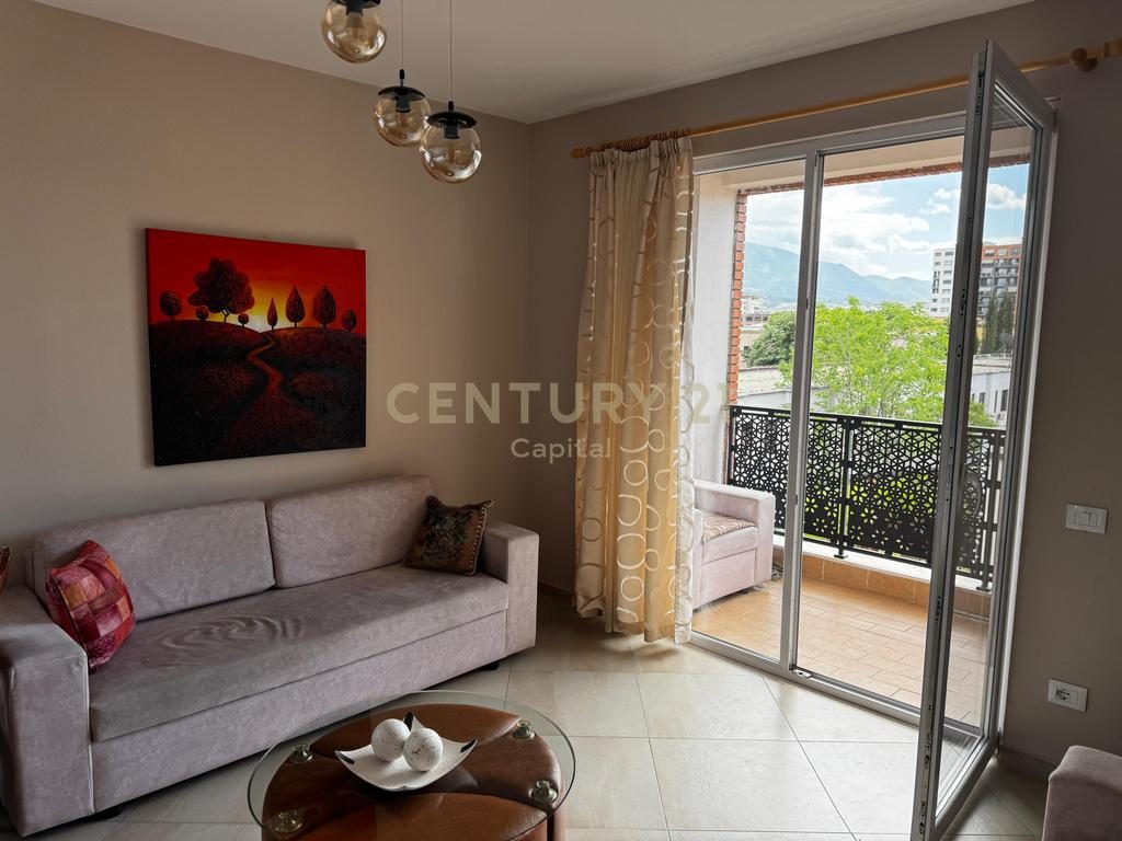 Japim me qera apartament 2+1+2 prane QSUT!