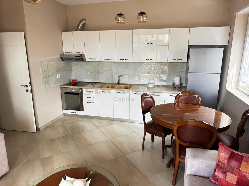 Japim me qera apartament 2+1+2 prane QSUT!