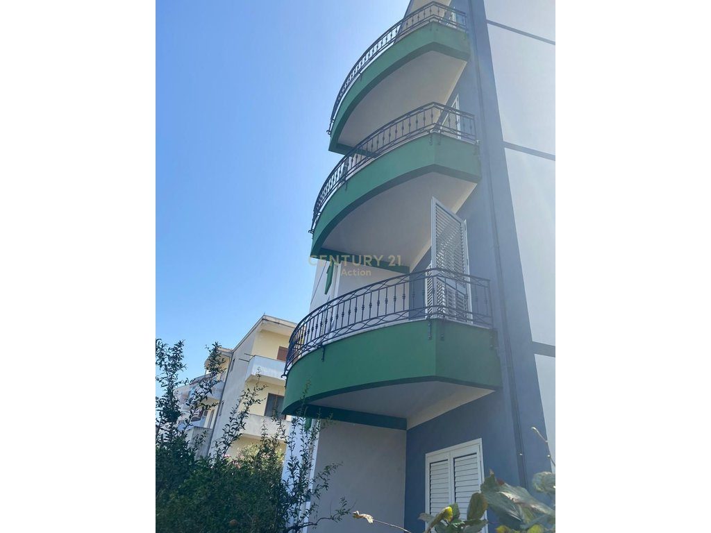 🏡 Në Shitje – Vilë në Zonën e Shkozës, Tiranë