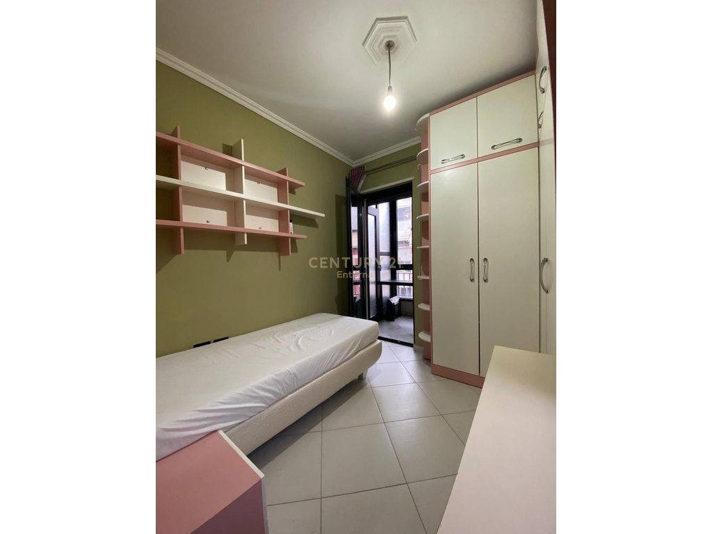 Shitet Apartament 2+1 ne Astir