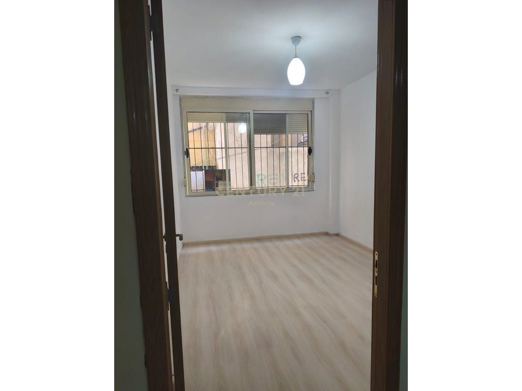 Shitet apartament 2+1 te 5 Maji
