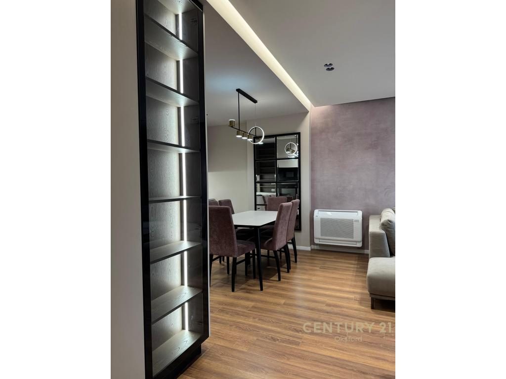 APARTAMENT 1+1  PËR QIRA TE SHKOLLA E KUQE!