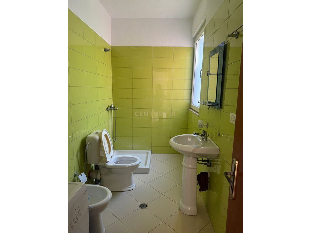 Shitet apartament 2+1 tek Rezidenca MAREA, Qerret !
