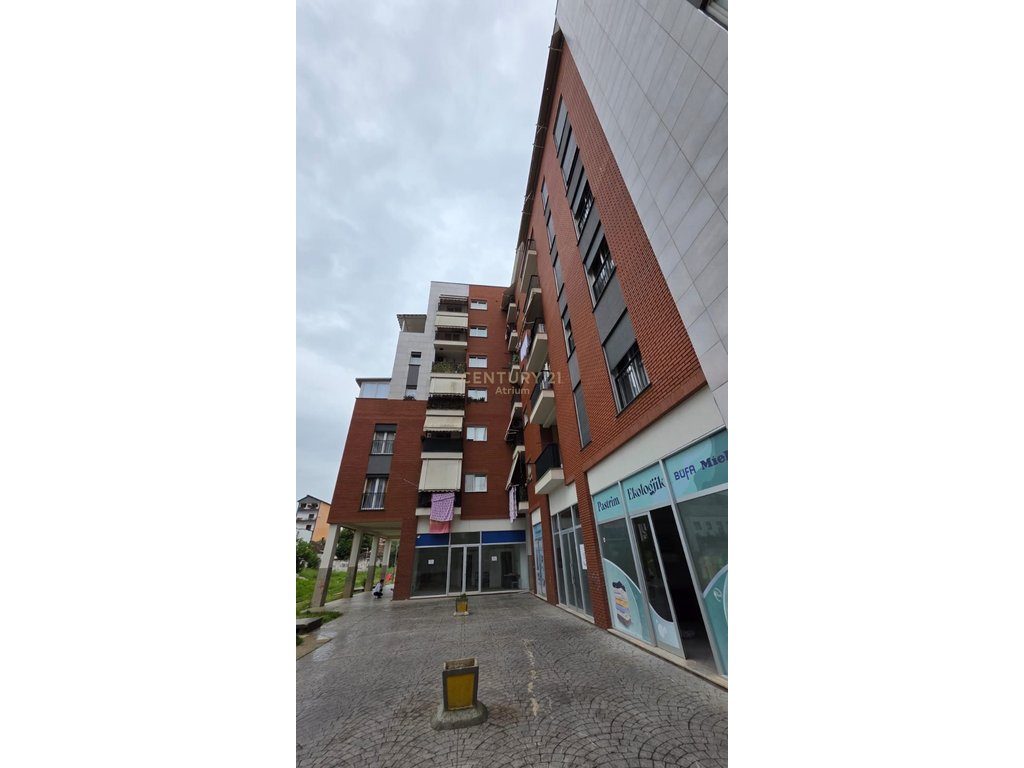 JEPET APARTAMENT ME QIRA TEK KOMPLEKSI VIND NE ALI DEM!
