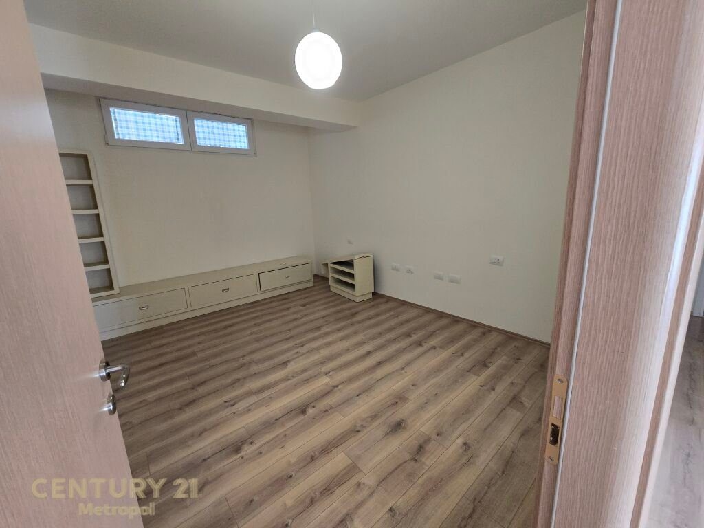 SHESIM APARTAMENT 3+1+2 SIPER KOPSHTIT BOTANIK !