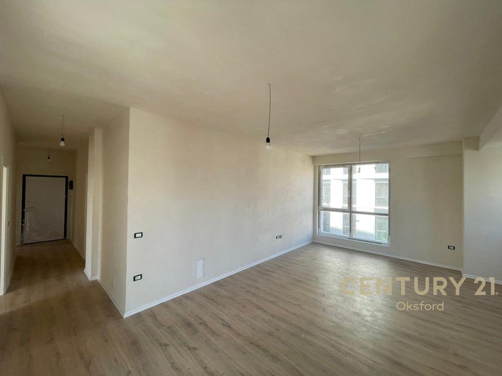 SHITET APARTAMENT 3+1+2 TEK KOMUNA E PARISIT