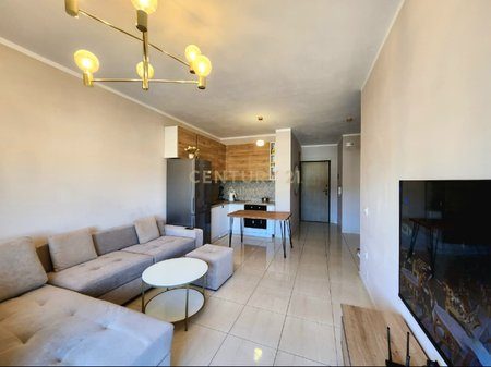 EXCLUSIVE  Vlora One Living - Shitet Apartament 1+1 !