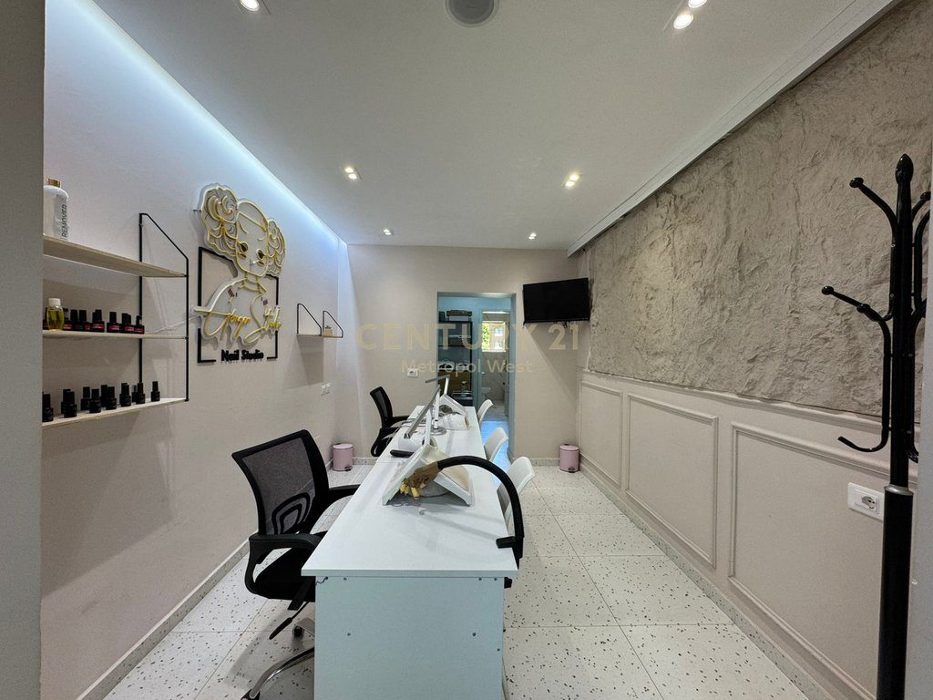 Ambient Biznesi (Nails Room) per Qira, Shkolla e Baletit!