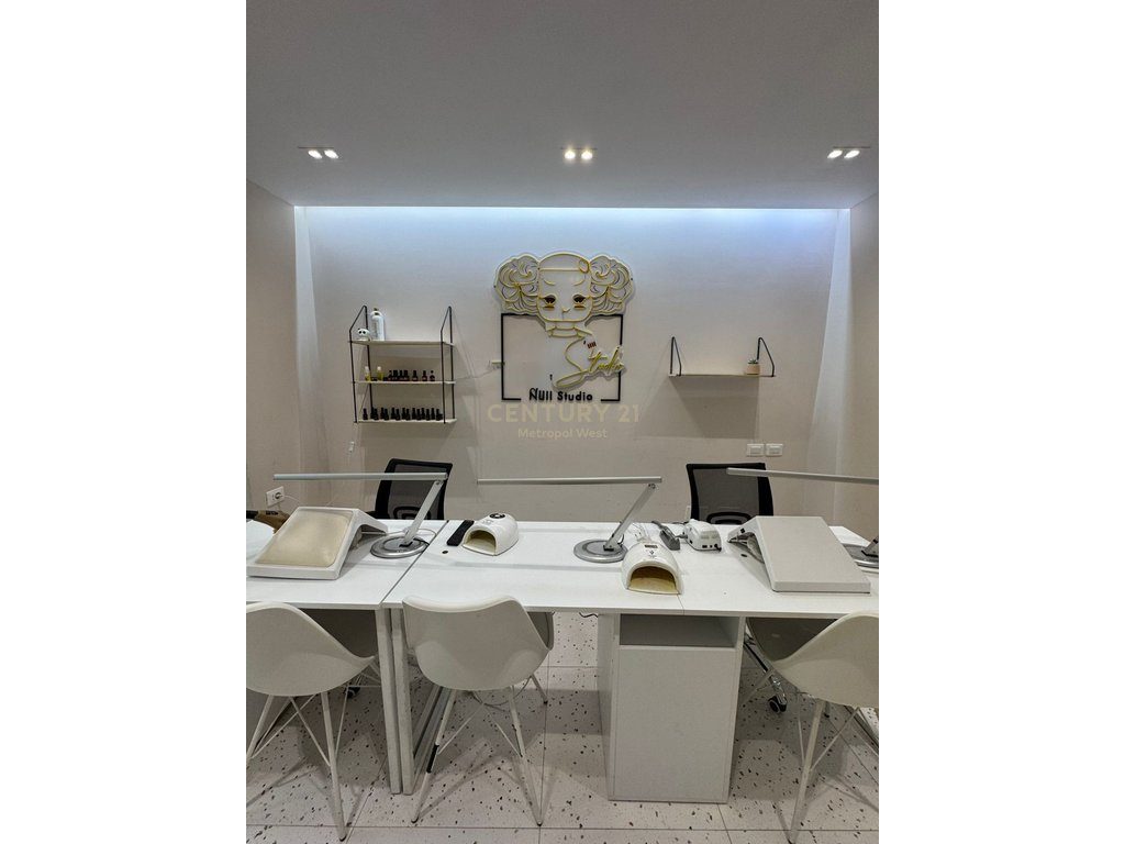 Ambient Biznesi (Nails Room) per Qira, Shkolla e Baletit!