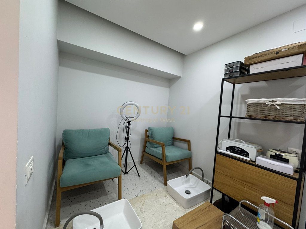 Ambient Biznesi (Nails Room) per Qira, Shkolla e Baletit!