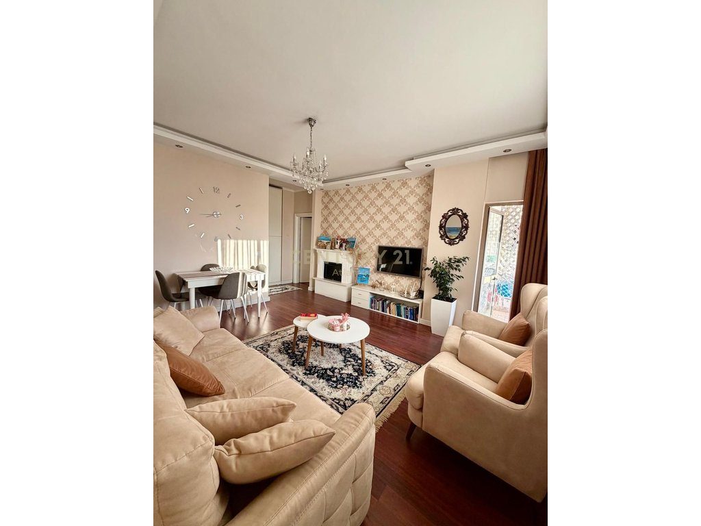 APARTAMENT 2+1 ME QIRA NE QENDER DURRES!