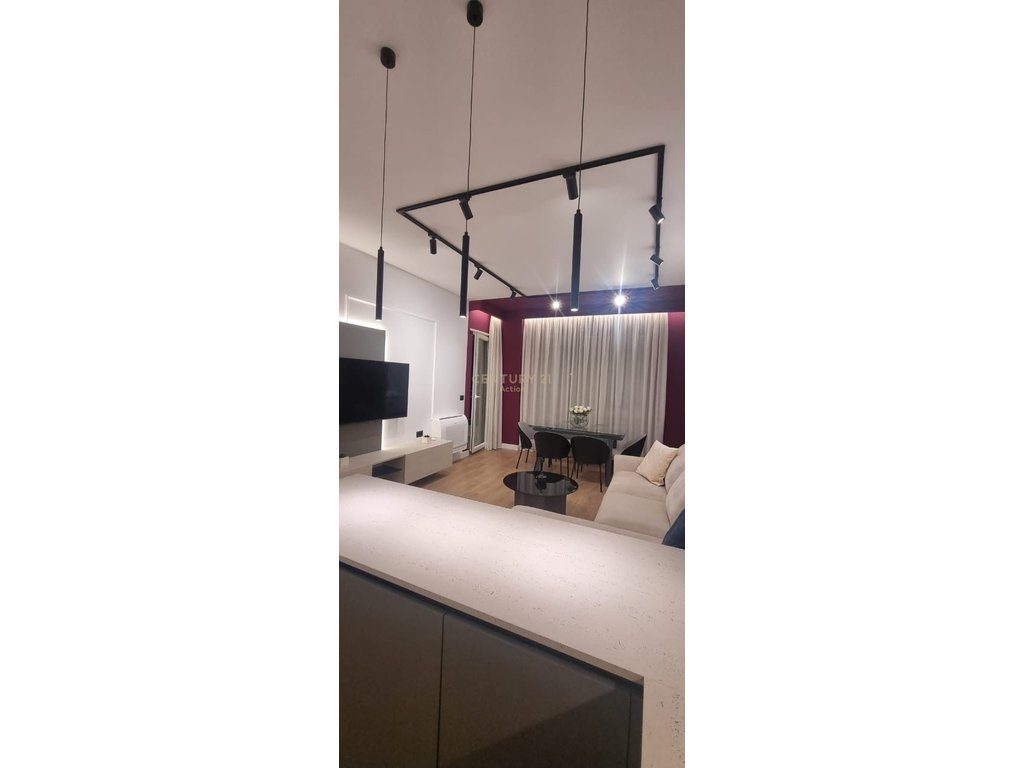 Apartament 2+1 +Post Parkimi Me Qira në Kinostudio, Tiranë - 1000€ | 87 m²!