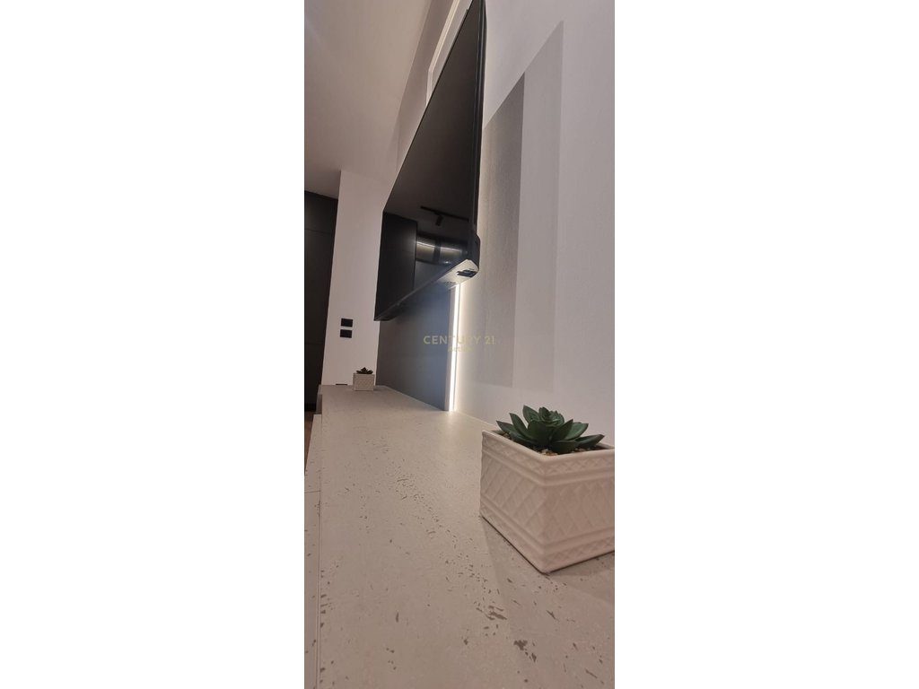 Apartament 2+1 +Post Parkimi Me Qira në Kinostudio, Tiranë - 1000€ | 87 m²!