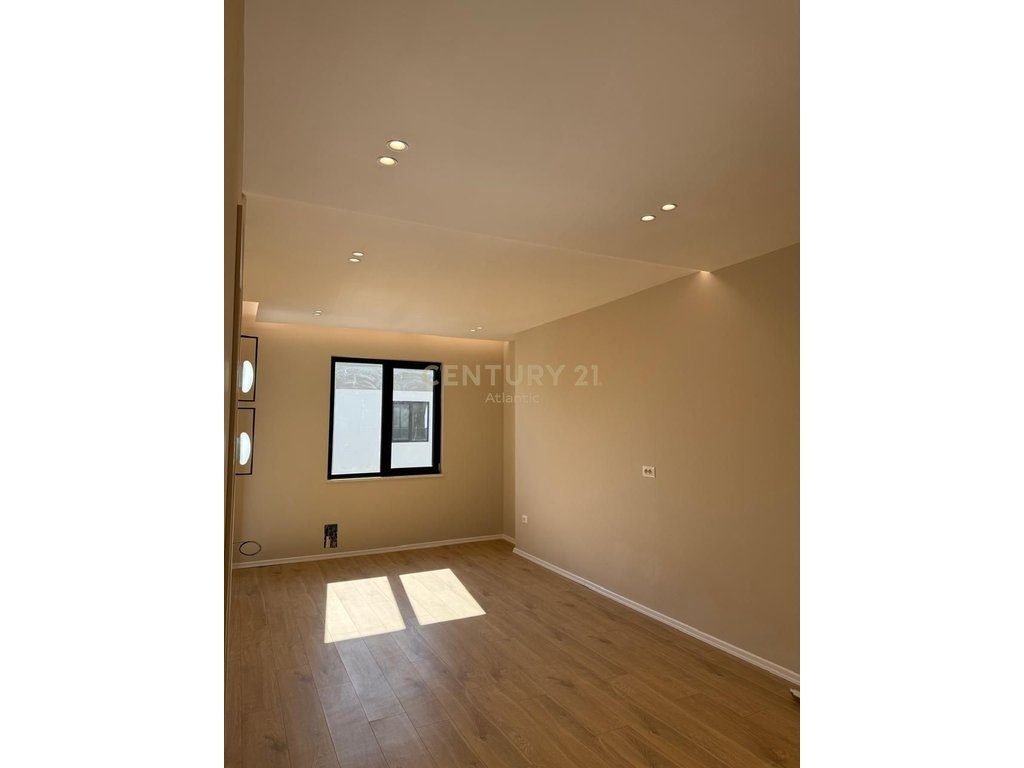 Apartament 1+1 Për Shitje në Mali i Robit.