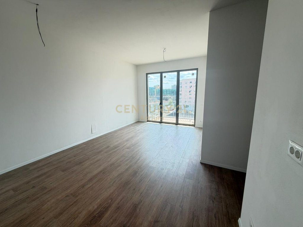 SHESIM APARTAMENT 2+1 TEK TIRANA PARK AVENUE!!!