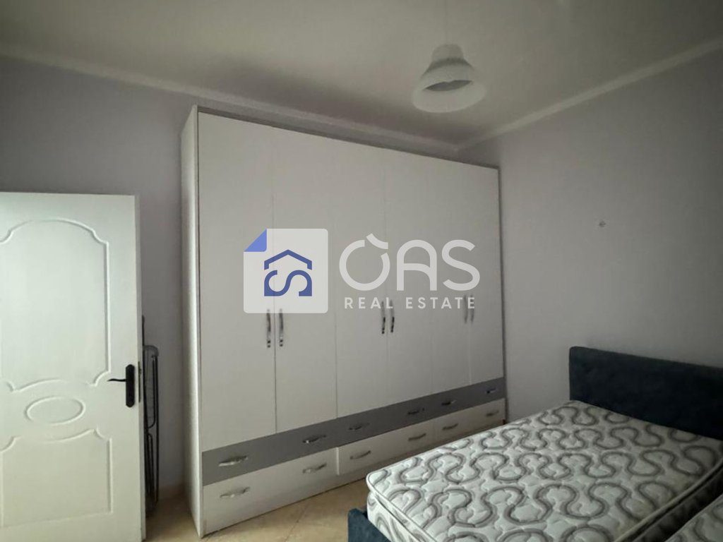 Jepet me qera apartamenti  1+1 porcelain