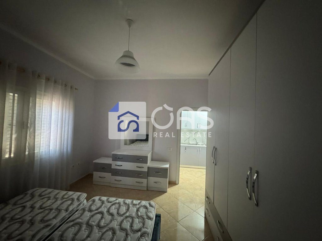 Jepet me qera apartamenti  1+1 porcelain