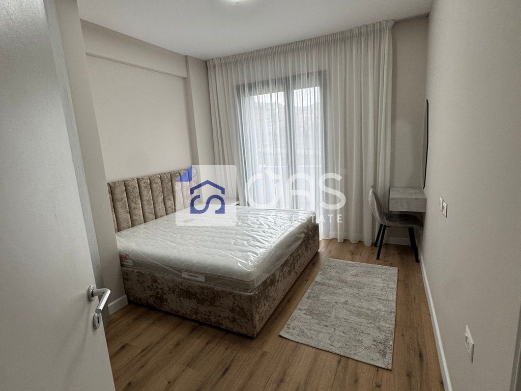 Jepet me qera apartamenti  1+1 liqeni i thate