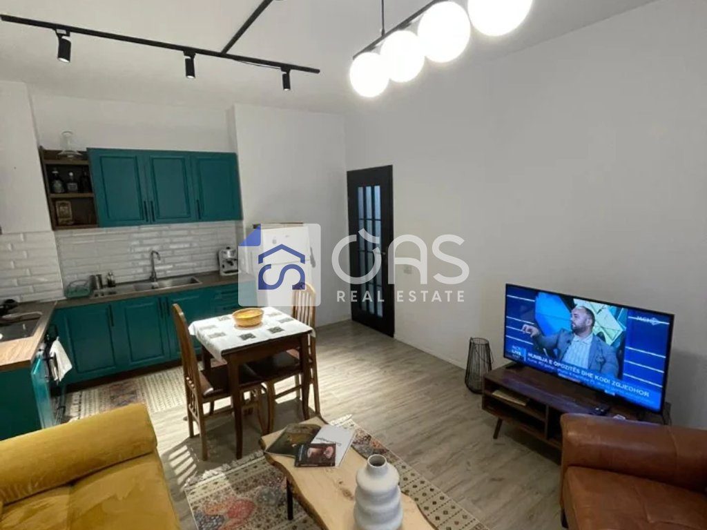 Jepet me qera apartamenti  1+1 rruga dibres